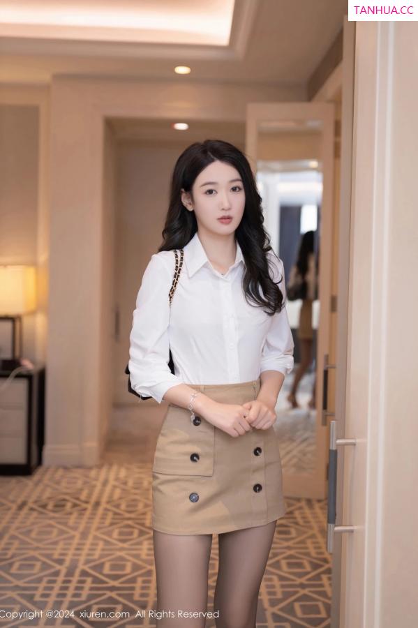 唐安琪  [XiuRen]高清写真图 2024.05.20 No.8571 唐安琪 黑丝美腿第2张图片